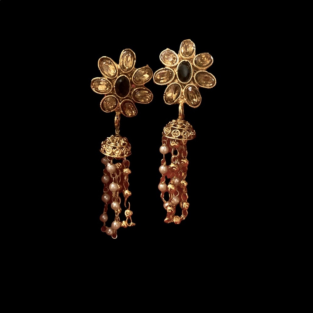 Vintage gold beaded earrings 181